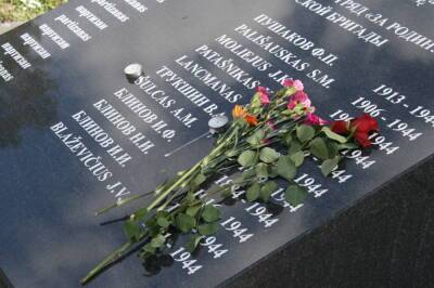 Четыре самоуправления Литвы требуют снять правовую охрану советских мемориалов