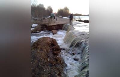 В Тверской области талые воды разрушают дороги к населенным пунктам
