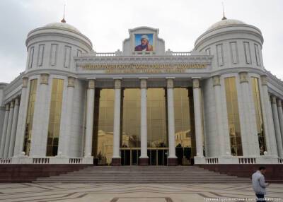 С 12 апреля в Туркменистане заработают театры
