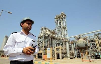 Крупная индийская компания отказалась от покупки нефти из РФ - Reuters