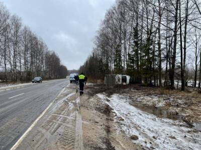 Водитель ГАЗели пострадал в ДТП на трассе в Тверской области