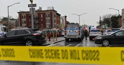 В Нью-Йорке произошла стрельба: 13 человек ранены, преступник скрылся с места происшествия