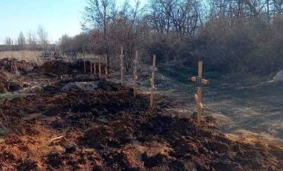 "Кладбища прямо в городах": как на Луганщине хоронят убитых россиянами и умерших людей