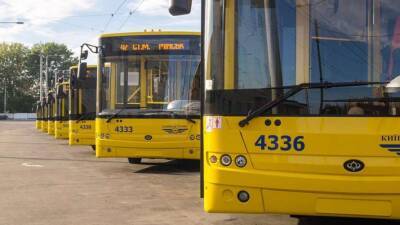 В Киеве возобновили движение еще ряд маршрутов городского транспорта