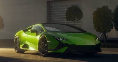 Представлен яркий и экстремальный суперкар Lamborghini