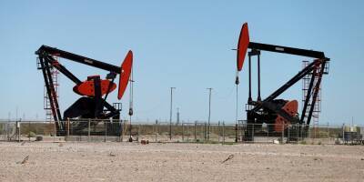 Больше 30 стран выпустят на рынок 60 млн баррелей нефти для снижения цен — Байден