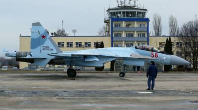 Россия стягивает военную авиацию на аэродром в Липецке – СМИ