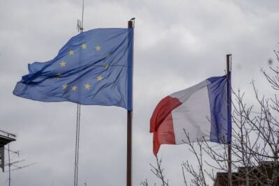 Франция заморозила 23 миллиарда евро российских активов