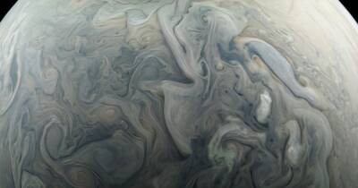 Второй раз в истории. Аппарат NASA сделал самые близкие снимки спутника Юпитера (фото)