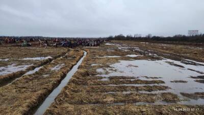 В Калязине Тверской области затопило кладбище