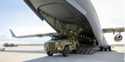 Летели в Ан-124. Подаренные Австралией бронеавтомобили Bushmaster уже на пути в Украину