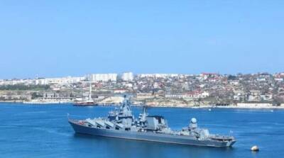 Горит «Москва»: из-за ракетного удара в Черном море вспыхнул российский крейсер