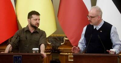 Левитс: Латвия продолжит оказывать военную и гуманитарную помощь Украине