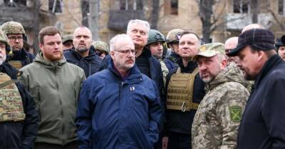 ФОТО: президенты стран Балтии и Польши побывали в разрушенной Бородянке