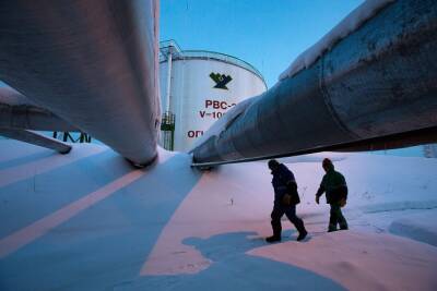 Мировые нефтетрейдеры сократят закупки российской нефти с мая – медиа