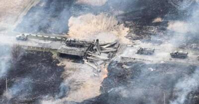 Подорвали вместе с мостом: ССО ВСУ уничтожили колонну ВС РФ в районе Изюма (фото)