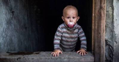 Насильственно эвакуированные украинские дети могут быть незаконно переданы на усыновление россиянами
