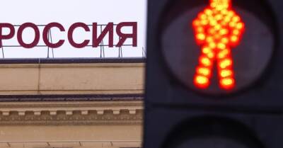 Почти две трети жителей Латвии поддерживают введение санкций против России