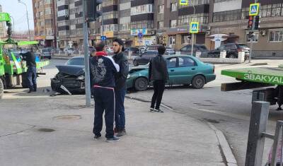 В Тюмени на улице Малыгина столкнулись две иномарки. Их пришлось эвакуировать