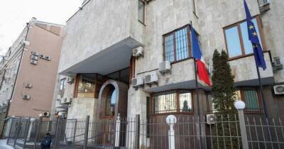 Франция возвращает посольство из Львова в Киев, – министр Ле Дриан