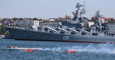 Российский крейсер "Москва" утонул при буксировке, – Минобороны РФ