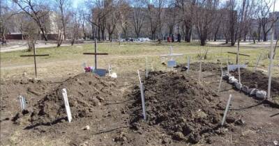 ВС РФ проводят эксгумацию тел, похороненных во дворах жилых домов, — горсовет Мариуполя