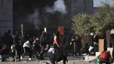 Крупные столкновения между палестинцами и израильтянами на Храмовой горе