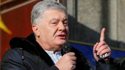 Порошенко потребовал ужесточить санкции против РФ после происшествий в Буче