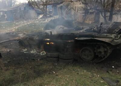 "Приятности на ночь": защитники Луганщины уничтожили вражеский танк, который прятался за стенами дома