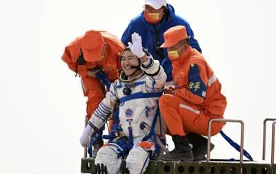Экипаж китайской космической станции вернулся на Землю - korrespondent.net - Китай - США - Украина - Киев - район Внутренняя Монголия