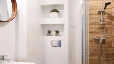 Слишком тесная ванная? 5 способов сделать ее внешне просторной в Израиле