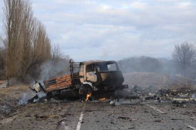 Войска оккупантов усугубляют ситуацию: из-за разрушенных дорог волонтеры не могут доставить помощь украинцам