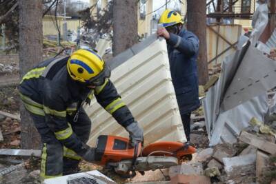 Из-под завалов в Бородянке достали более 40 тел