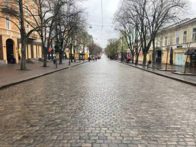 С улицы Дерибасовской убрали противотанковые ежи и баррикады | Новости Одессы