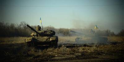 На Донбассе военные отразили 12 вражеских атак: уничтожили 10 танков и сбили два вертолета