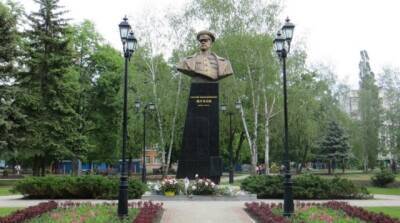 В Харькове снесли памятник маршалу Жукову