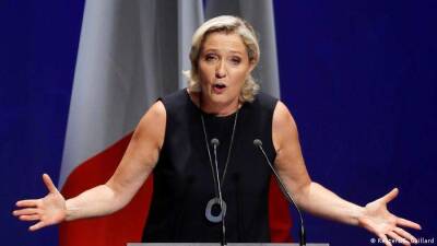 Европарламент хочет взыскать с кандидата в президенты Франции крупную сумму за незаконные траты