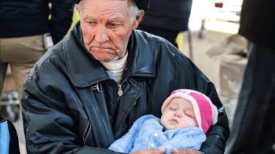 Бегство от войны: дедушка-герой проехал 1 000 км, чтобы спасти свою семью