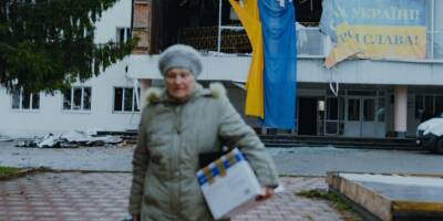 Воронки от снарядов и изуродованные здания. Как живет освобожденный от оккупантов Макаров в Киевской области — фоторепортаж