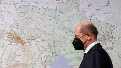Олаф Шольц под давлением из-за поставок тяжелого вооружения Украине
