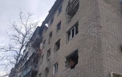 Луганщина под прицелом: российские оккупанты обстреляли 12 домов и авто, ранен местный житель