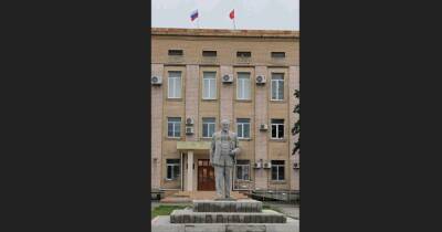 Ностальгия по большевизму. В оккупированном Геническе установили памятник Ленину (фото)