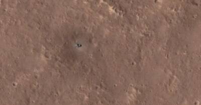 Слой пыли виден с орбиты. NASA показало снимки аппарата InSight, умирающего на Марсе (фото)