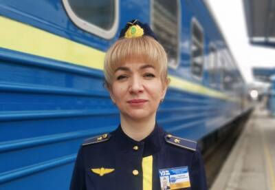 200 человек в вагоне на 20 мест: днепровская героиня железной дороге рассказала о пережитом