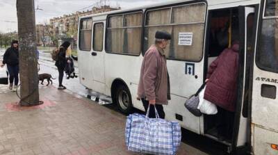 Из Луганской области под обстрелами за день удалось вывезти более 100 человек