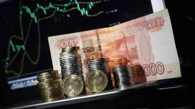 Аналитик назвал влияющие на курс рубля в апреле факторы