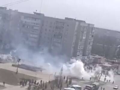 Жители оккупированного Энергодара вышли на мирный митинг, в городе прогремели взрывы