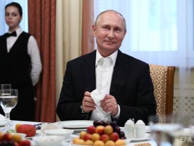 Санкции против РФ не вынуждают восемь "башен Кремля" искать Путину преемника – Денисенко