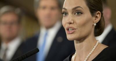 Анджелина Джоли под вымышленным именем подает иск против ФБР, – СМИ