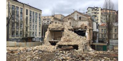 «Выстрел в спину». На Подоле в Киеве незаконно демонтируют 120-летний полицейский участок и историческое здание рядом